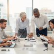découvrez comment la collaboration intergénérationnelle valorise la diversité des âges pour renforcer l'innovation et améliorer la performance des équipes.