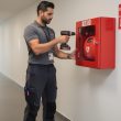 découvrez comment installer un défibrillateur en erp grâce à notre guide express, et assurez la conformité de votre établissement en toute simplicité.