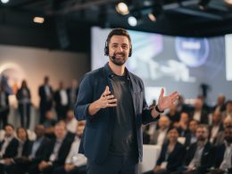 découvrez le parcours inspirant du cofondateur de photoroom présenté à vivatech, une success story innovante dans le monde de la tech et de la photographie.